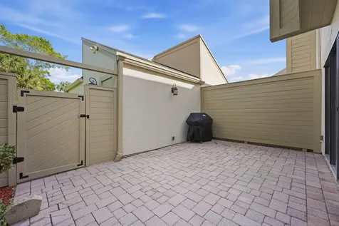1102 Se Mitchell Avenue Port Saint Lucie FL 34952