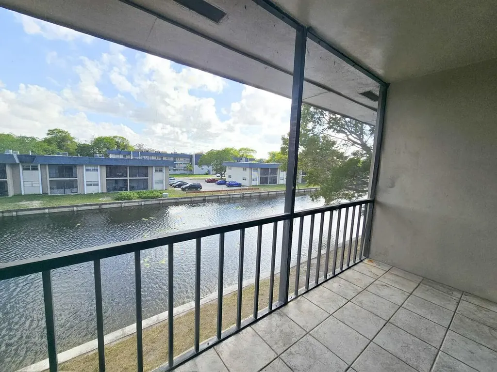 7960 Colony Circle Tamarac FL 33321