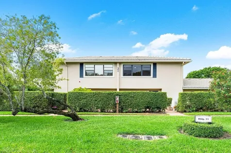 21 Stratford Drive Boynton Beach FL 33436
