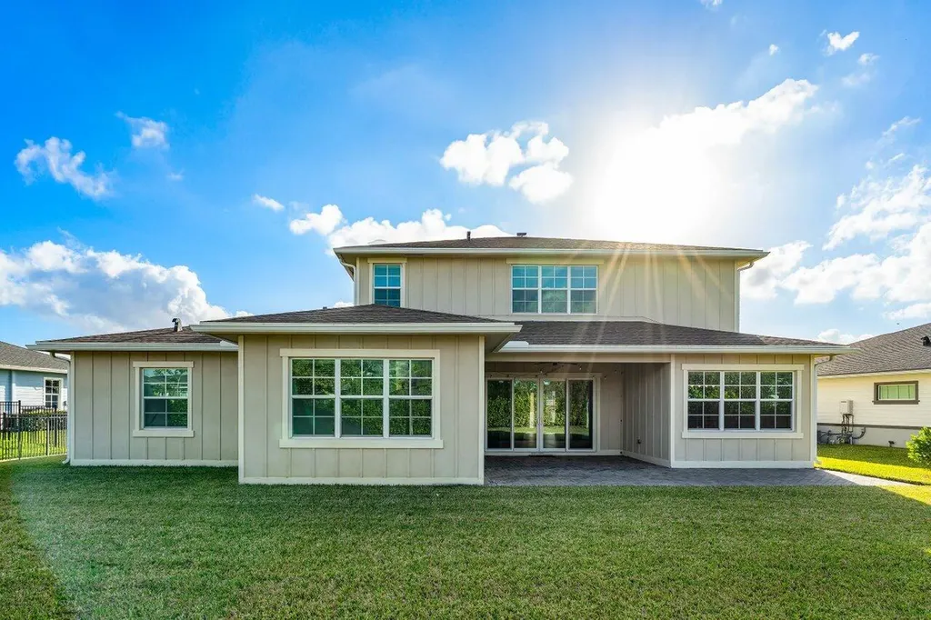 916 Hookline Circle Loxahatchee FL 33470