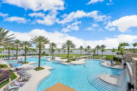 916 Hookline Circle Loxahatchee FL 33470