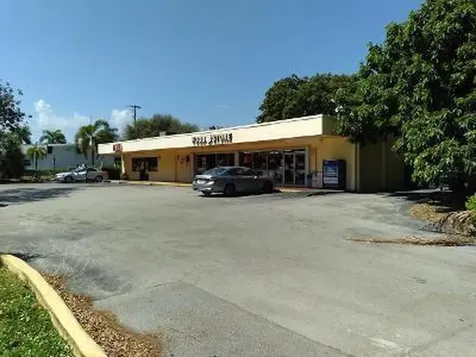 2131 NE 48th Street Lighthouse Point FL 33064