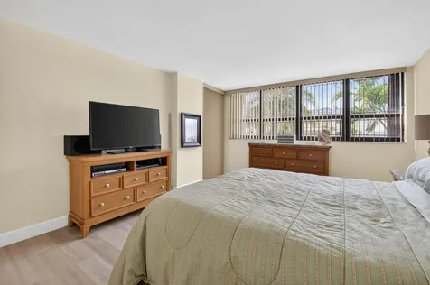 800 Jeffery Street Boca Raton FL 33487