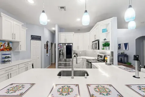 662 Sw Dwight Avenue Port Saint Lucie FL 34983
