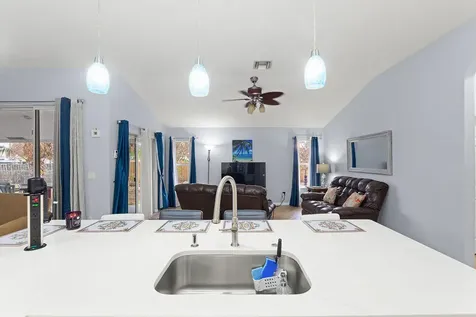 662 Sw Dwight Avenue Port Saint Lucie FL 34983