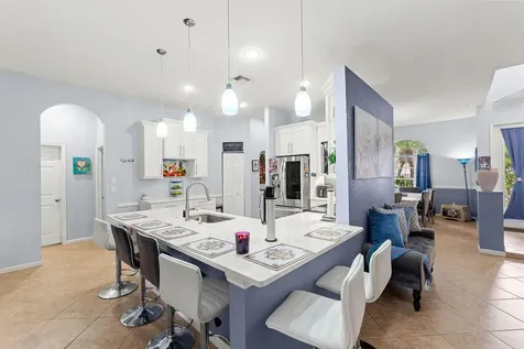 662 Sw Dwight Avenue Port Saint Lucie FL 34983