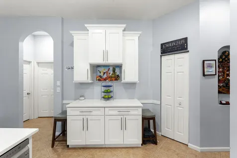662 Sw Dwight Avenue Port Saint Lucie FL 34983