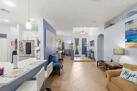662 Sw Dwight Avenue Port Saint Lucie FL 34983