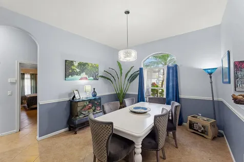 662 Sw Dwight Avenue Port Saint Lucie FL 34983