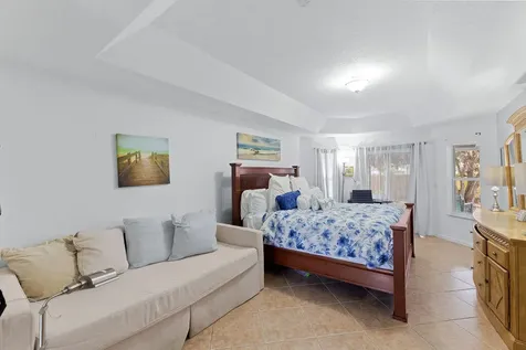 662 Sw Dwight Avenue Port Saint Lucie FL 34983