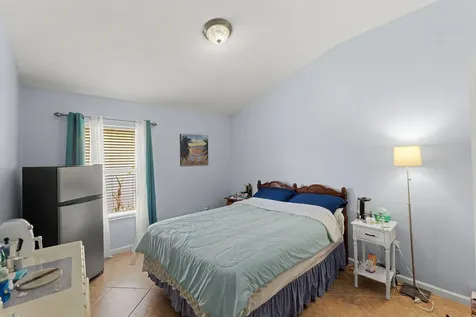 662 Sw Dwight Avenue Port Saint Lucie FL 34983