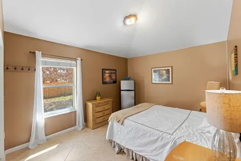 662 Sw Dwight Avenue Port Saint Lucie FL 34983