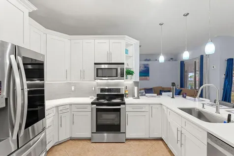 662 Sw Dwight Avenue Port Saint Lucie FL 34983
