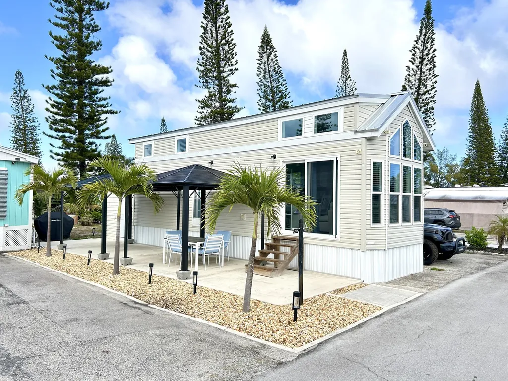 875 Ne 48 Th Street Pompano Beach FL 33064