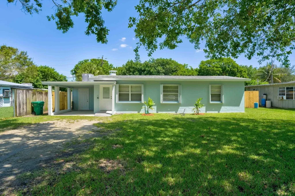 2206 Elizabeth Avenue Fort Pierce FL 34982