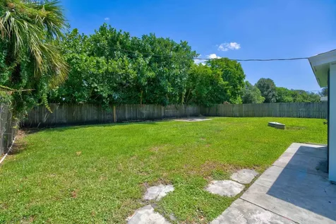 2206 Elizabeth Avenue Fort Pierce FL 34982