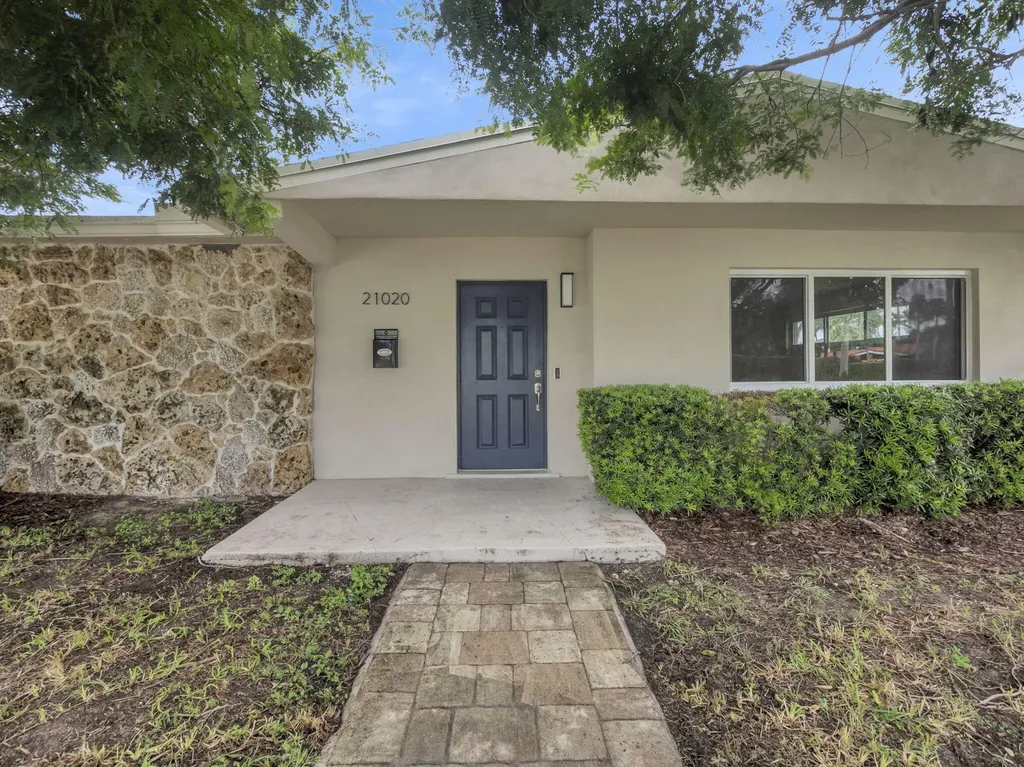 21020 Highland Lakes Boulevard Miami FL 33179