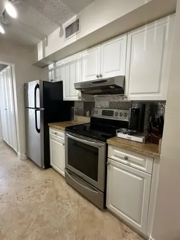 160 Yacht Club Way Hypoluxo FL 33462