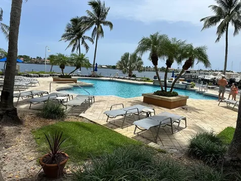 160 Yacht Club Way Hypoluxo FL 33462