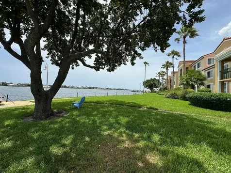 160 Yacht Club Way Hypoluxo FL 33462