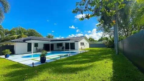 7410 SW 15th Street Plantation FL 33317