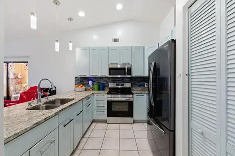 1370 Se Navajo Lane Port Saint Lucie FL 34983