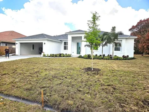 758 Sw Mccoy Avenue Port Saint Lucie FL 34953