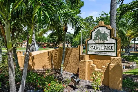 4751 Via Palm Lake West Palm Beach FL 33417