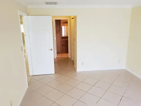 4345 Lucerne Villas Lane Lake Worth FL 33467