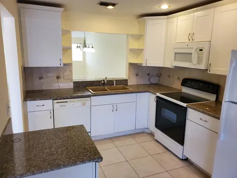 4345 Lucerne Villas Lane Lake Worth FL 33467
