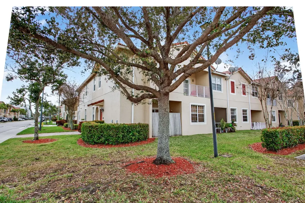 9125 Pershore Place Tamarac FL 33321