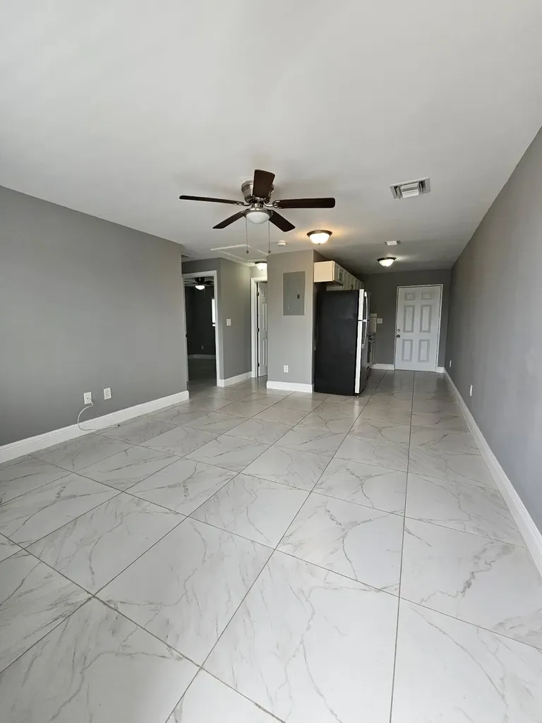 933 W 7th Street Riviera Beach FL 33404
