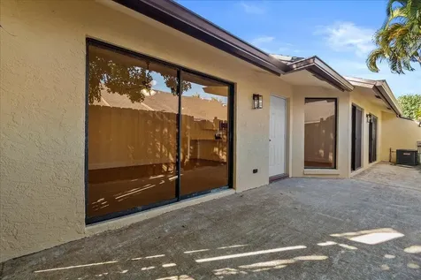 402 Springdale Circle Palm Springs FL 33461