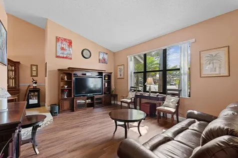 3905 Nw 55th Court Coconut Creek FL 33073