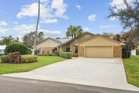 8222 Se Royal Street Hobe Sound FL 33455