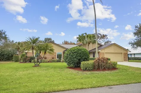 8222 Se Royal Street Hobe Sound FL 33455
