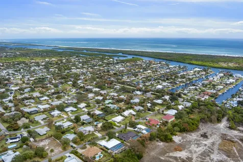 8222 Se Royal Street Hobe Sound FL 33455