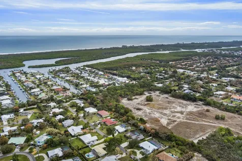 8222 Se Royal Street Hobe Sound FL 33455