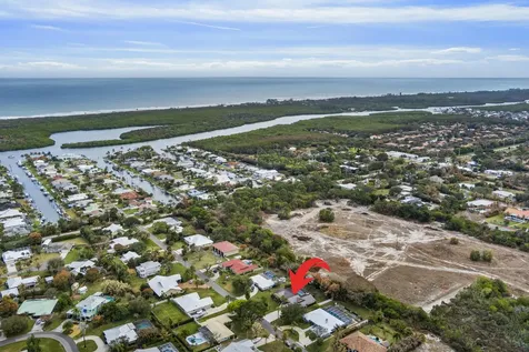 8222 Se Royal Street Hobe Sound FL 33455