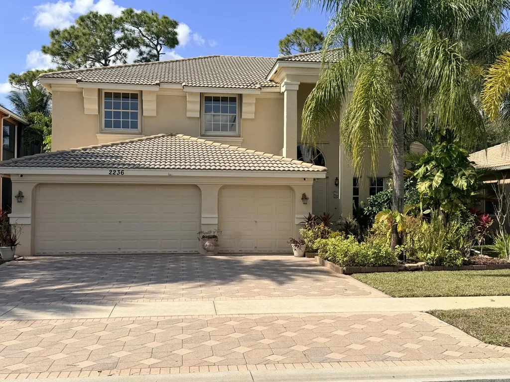 2236 Ridgewood Circle Royal Palm Beach FL 33411