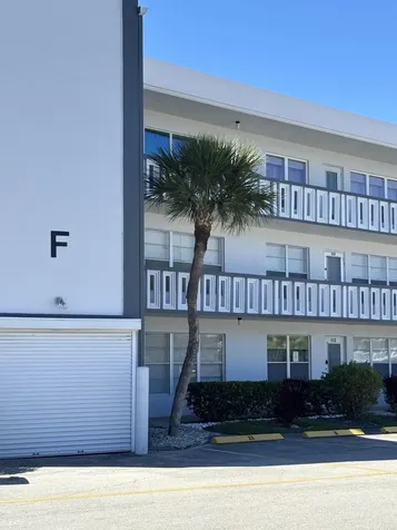 312 Wellington F West Palm Beach FL 33417