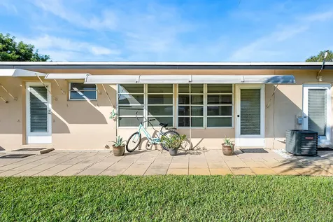 1010 Circle Terrace Delray Beach FL 33445