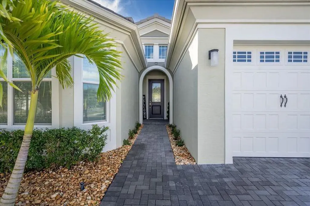 15557 Goldfinch Circle Westlake FL 33470