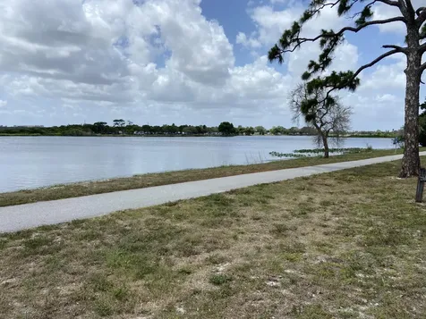 2840 Lake Osborne Drive Lake Worth Beach FL 33461