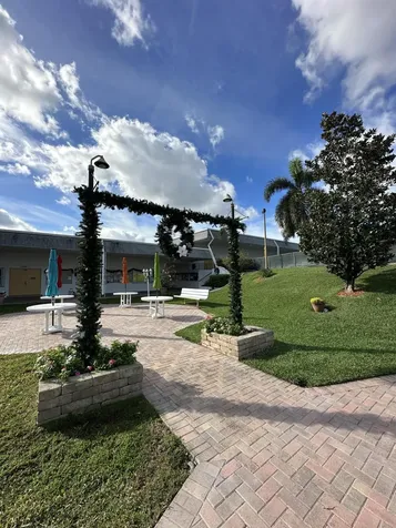 2840 Lake Osborne Drive Lake Worth Beach FL 33461