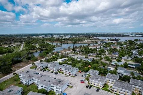 2840 Lake Osborne Drive Lake Worth Beach FL 33461