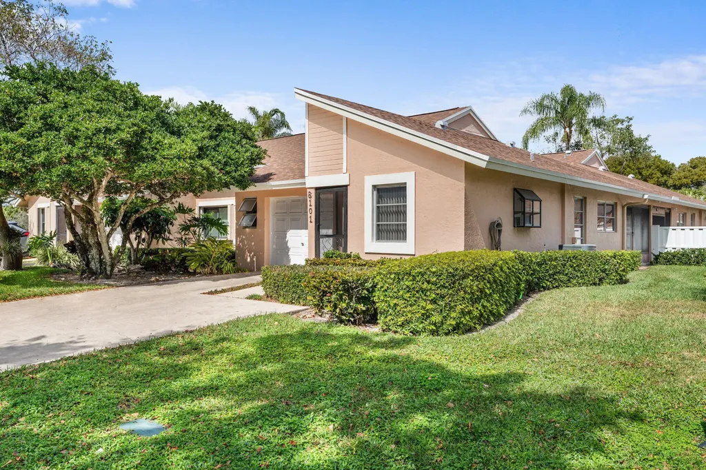 8101 Sweetbriar Way Boca Raton FL 33496