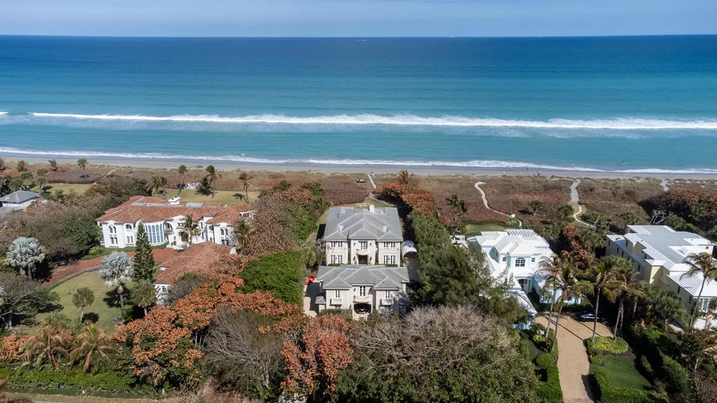 19 N Beach Road Jupiter Island FL 33455
