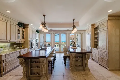 19 N Beach Road Jupiter Island FL 33455