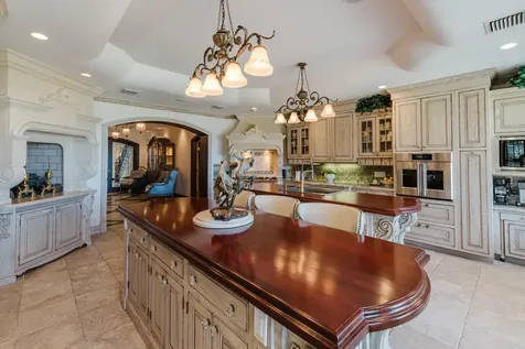 19 N Beach Road Jupiter Island FL 33455